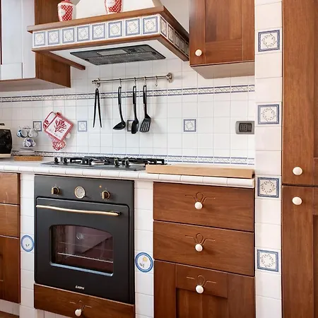 A Due Passi Dal Mare Apartment *